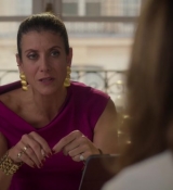 Emily_in_Paris_S02E09_WEBRip_x264-ION10_1594.jpg