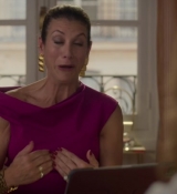 Emily_in_Paris_S02E09_WEBRip_x264-ION10_1620.jpg