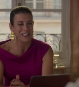 Emily_in_Paris_S02E09_WEBRip_x264-ION10_1622.jpg
