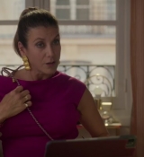 Emily_in_Paris_S02E09_WEBRip_x264-ION10_1650.jpg