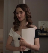 Emily_in_Paris_S02E09_WEBRip_x264-ION10_1743.jpg