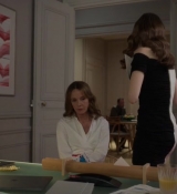 Emily_in_Paris_S02E09_WEBRip_x264-ION10_1760.jpg