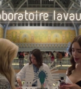 Emily_in_Paris_S02E09_WEBRip_x264-ION10_1788.jpg