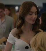 Emily_in_Paris_S02E09_WEBRip_x264-ION10_1869.jpg