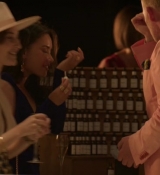 Emily_in_Paris_S02E09_WEBRip_x264-ION10_1886.jpg