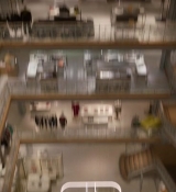 Emily_in_Paris_S02E09_WEBRip_x264-ION10_1892.jpg
