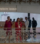 Emily_in_Paris_S02E09_WEBRip_x264-ION10_1902.jpg