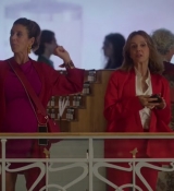 Emily_in_Paris_S02E09_WEBRip_x264-ION10_1911.jpg