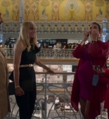 Emily_in_Paris_S02E09_WEBRip_x264-ION10_1924.jpg