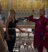 Emily_in_Paris_S02E09_WEBRip_x264-ION10_1925.jpg