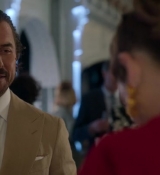 Emily_in_Paris_S02E09_WEBRip_x264-ION10_1932.jpg