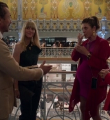 Emily_in_Paris_S02E09_WEBRip_x264-ION10_1942.jpg