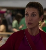 Emily_in_Paris_S02E09_WEBRip_x264-ION10_1973.jpg