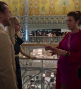 Emily_in_Paris_S02E09_WEBRip_x264-ION10_2035.jpg