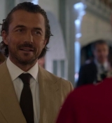 Emily_in_Paris_S02E09_WEBRip_x264-ION10_2051.jpg