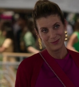 Emily_in_Paris_S02E09_WEBRip_x264-ION10_2064.jpg
