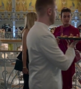 Emily_in_Paris_S02E09_WEBRip_x264-ION10_2102.jpg