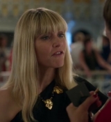 Emily_in_Paris_S02E09_WEBRip_x264-ION10_2121.jpg