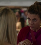 Emily_in_Paris_S02E09_WEBRip_x264-ION10_2132.jpg
