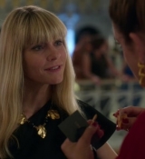 Emily_in_Paris_S02E09_WEBRip_x264-ION10_2141.jpg