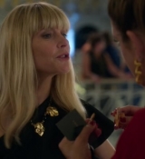 Emily_in_Paris_S02E09_WEBRip_x264-ION10_2143.jpg