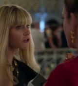 Emily_in_Paris_S02E09_WEBRip_x264-ION10_2183.jpg