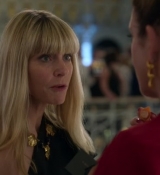 Emily_in_Paris_S02E09_WEBRip_x264-ION10_2184.jpg