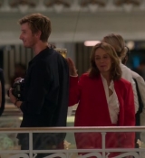 Emily_in_Paris_S02E09_WEBRip_x264-ION10_2198.jpg