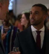 Emily_in_Paris_S02E09_WEBRip_x264-ION10_2235.jpg