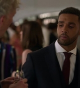 Emily_in_Paris_S02E09_WEBRip_x264-ION10_2252.jpg
