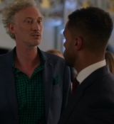 Emily_in_Paris_S02E09_WEBRip_x264-ION10_2257.jpg