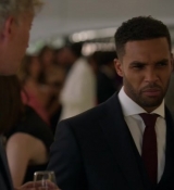Emily_in_Paris_S02E09_WEBRip_x264-ION10_2289.jpg