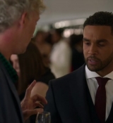 Emily_in_Paris_S02E09_WEBRip_x264-ION10_2310.jpg