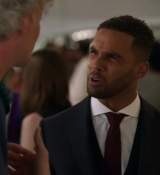 Emily_in_Paris_S02E09_WEBRip_x264-ION10_2319.jpg