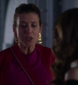 Emily_in_Paris_S02E09_WEBRip_x264-ION10_2382.jpg
