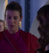 Emily_in_Paris_S02E09_WEBRip_x264-ION10_2408.jpg