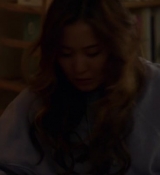 Emily_in_Paris_S02E09_WEBRip_x264-ION10_2497.jpg