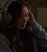 Emily_in_Paris_S02E09_WEBRip_x264-ION10_2503.jpg