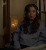 Emily_in_Paris_S02E09_WEBRip_x264-ION10_2517.jpg