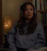 Emily_in_Paris_S02E09_WEBRip_x264-ION10_2525.jpg