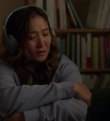 Emily_in_Paris_S02E09_WEBRip_x264-ION10_2549.jpg