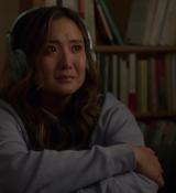 Emily_in_Paris_S02E09_WEBRip_x264-ION10_2557.jpg