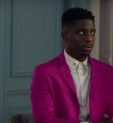 Emily_in_Paris_S02E10_WEBRip_x264-ION10_0257.jpg