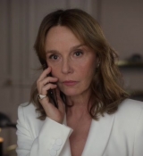 Emily_in_Paris_S02E10_WEBRip_x264-ION10_0343.jpg