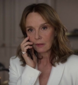 Emily_in_Paris_S02E10_WEBRip_x264-ION10_0347.jpg