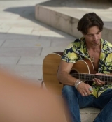 Emily_in_Paris_S02E10_WEBRip_x264-ION10_0389.jpg