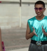 Emily_in_Paris_S02E10_WEBRip_x264-ION10_0461.jpg