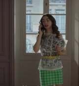Emily_in_Paris_S02E10_WEBRip_x264-ION10_0467.jpg