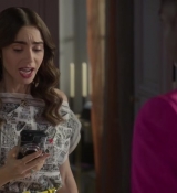 Emily_in_Paris_S02E10_WEBRip_x264-ION10_0483.jpg