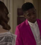 Emily_in_Paris_S02E10_WEBRip_x264-ION10_0510.jpg